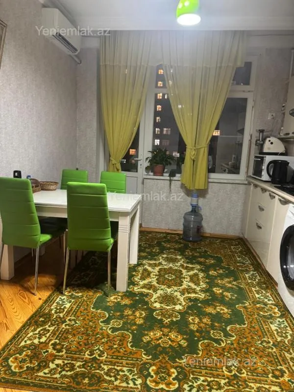 Satılır 3 otaqlı yeni tikili 125 m²