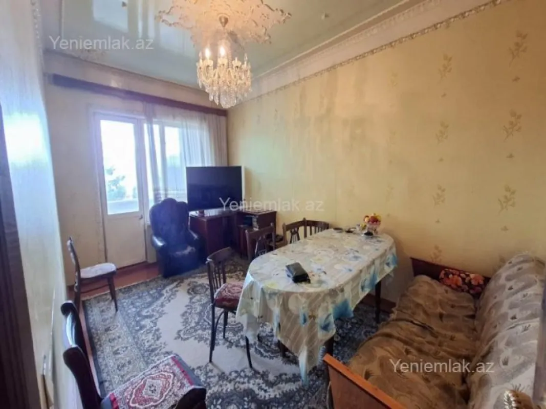 Satılır 4 otaqlı köhnə tikili 115 m²