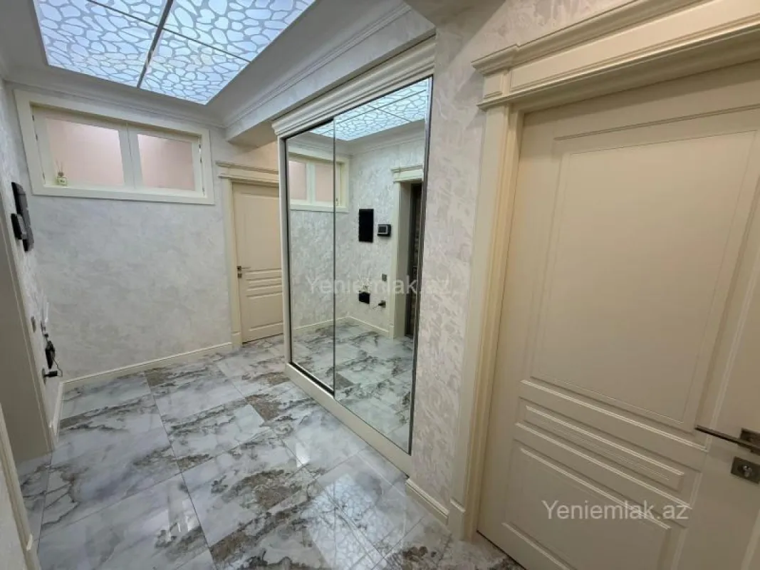 Satılır 3 otaqlı yeni tikili 83 m²