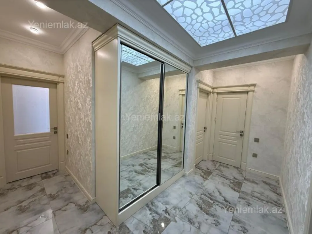 Satılır 3 otaqlı yeni tikili 83 m²