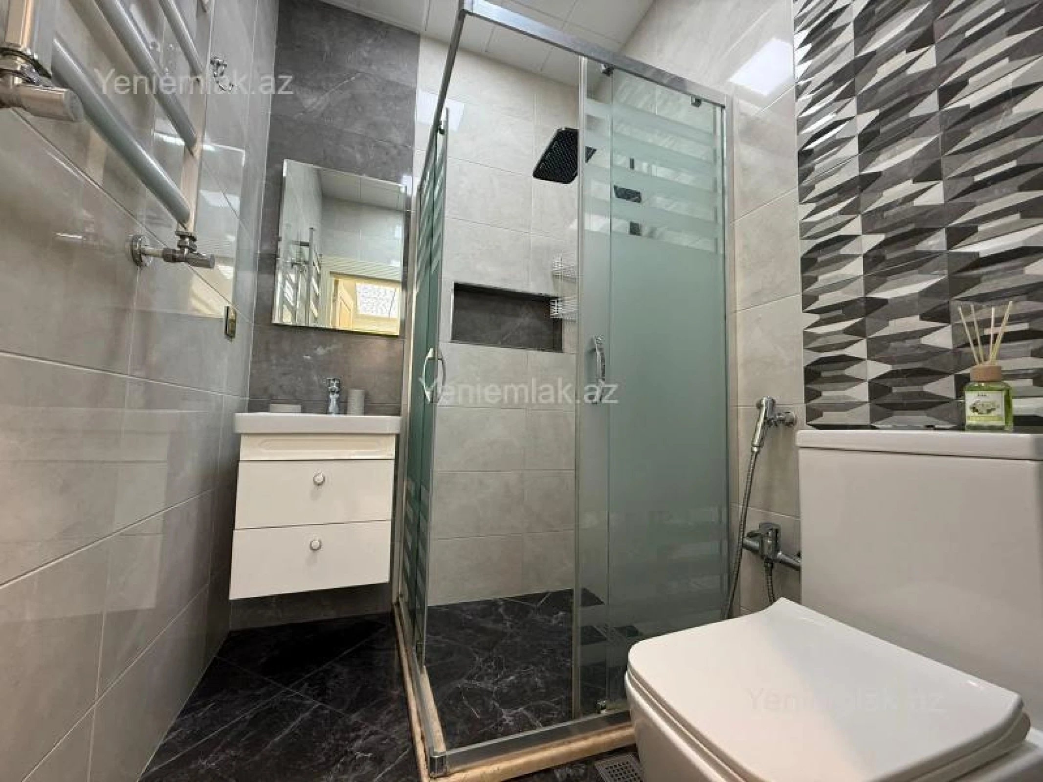 Satılır 3 otaqlı yeni tikili 83 m²