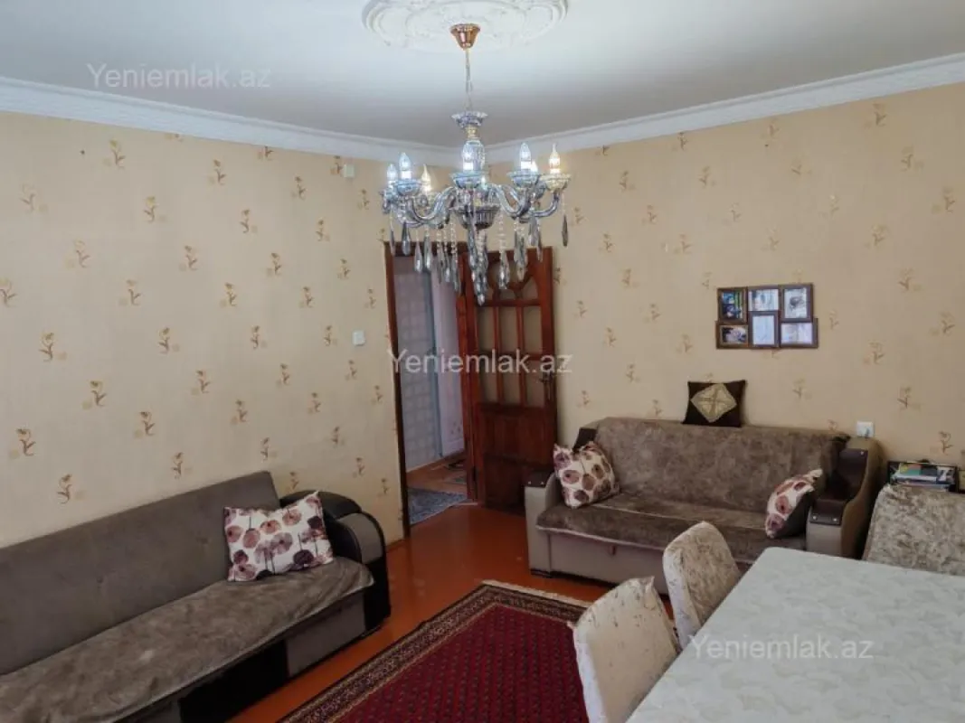 Satılır 2 otaqlı köhnə tikili 56 m²