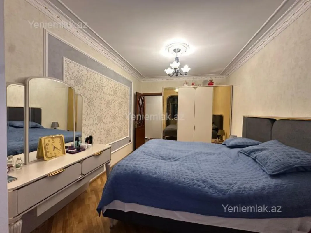 Satılır 4 otaqlı köhnə tikili 100.5 m²