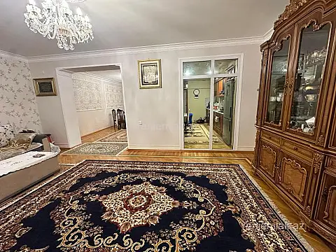 Satılır 4 otaqlı köhnə tikili 100.5 m²
