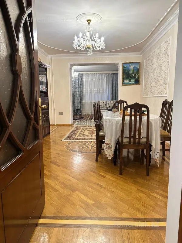 Satılır 4 otaqlı köhnə tikili 100.5 m²