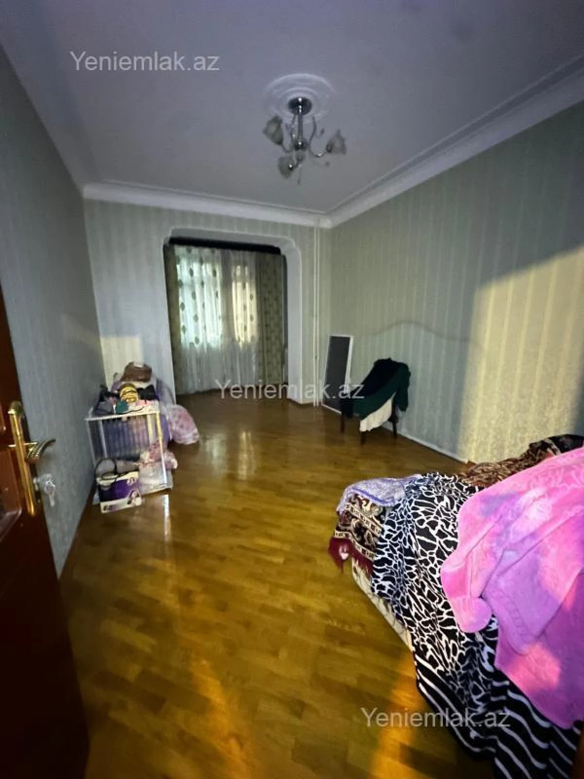 Satılır 4 otaqlı köhnə tikili 100.5 m²