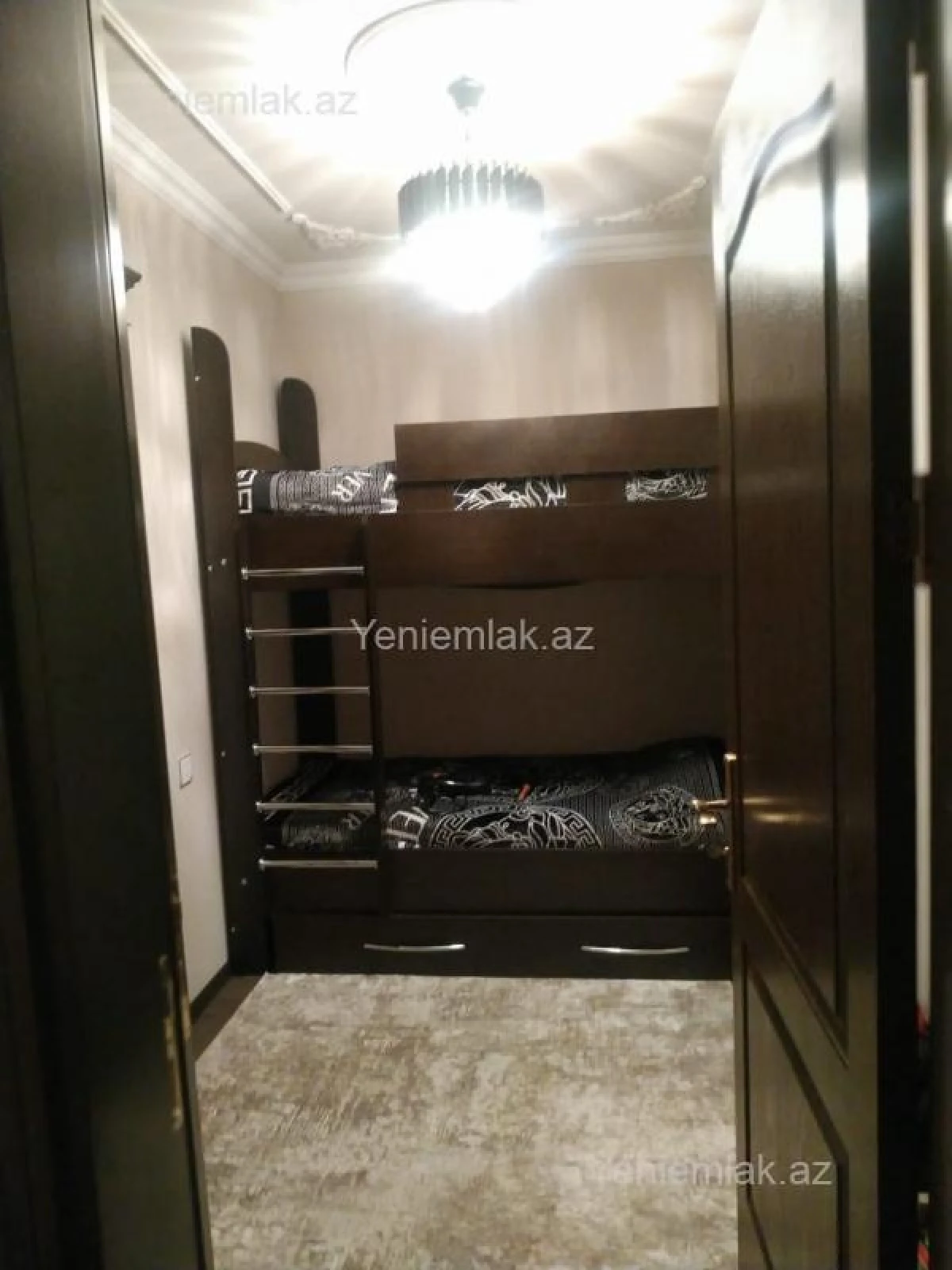 Satılır 3 otaqlı köhnə tikili 45 m²