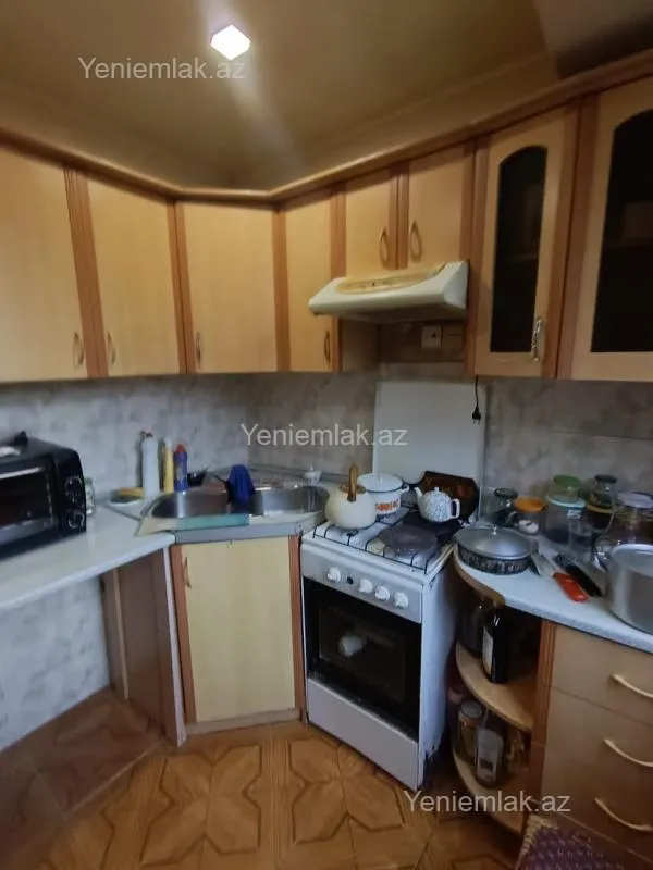 Satılır 3 otaqlı köhnə tikili 70 m²