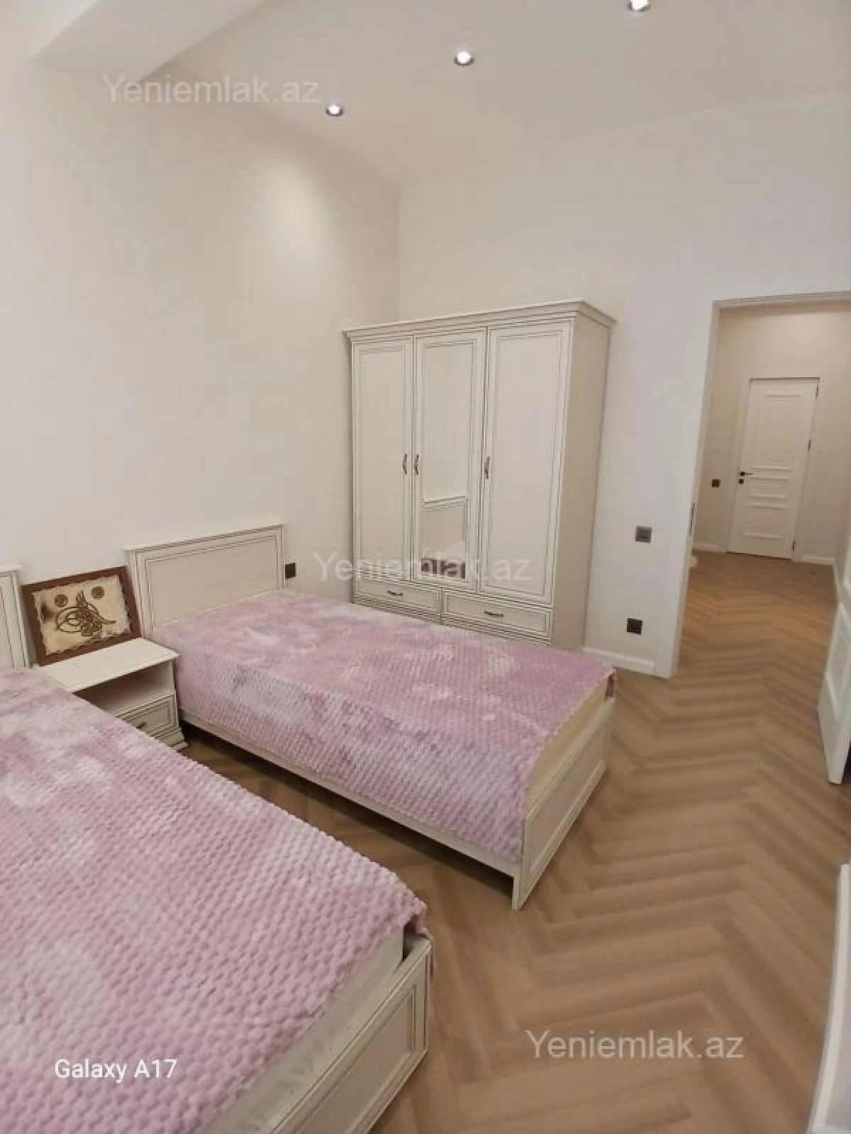 Satılır 3 otaqlı yeni tikili 75 m²