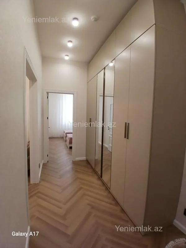 Satılır 3 otaqlı yeni tikili 75 m²