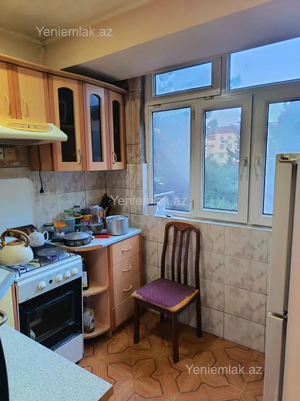 Satılır 3 otaqlı köhnə tikili 72 m²