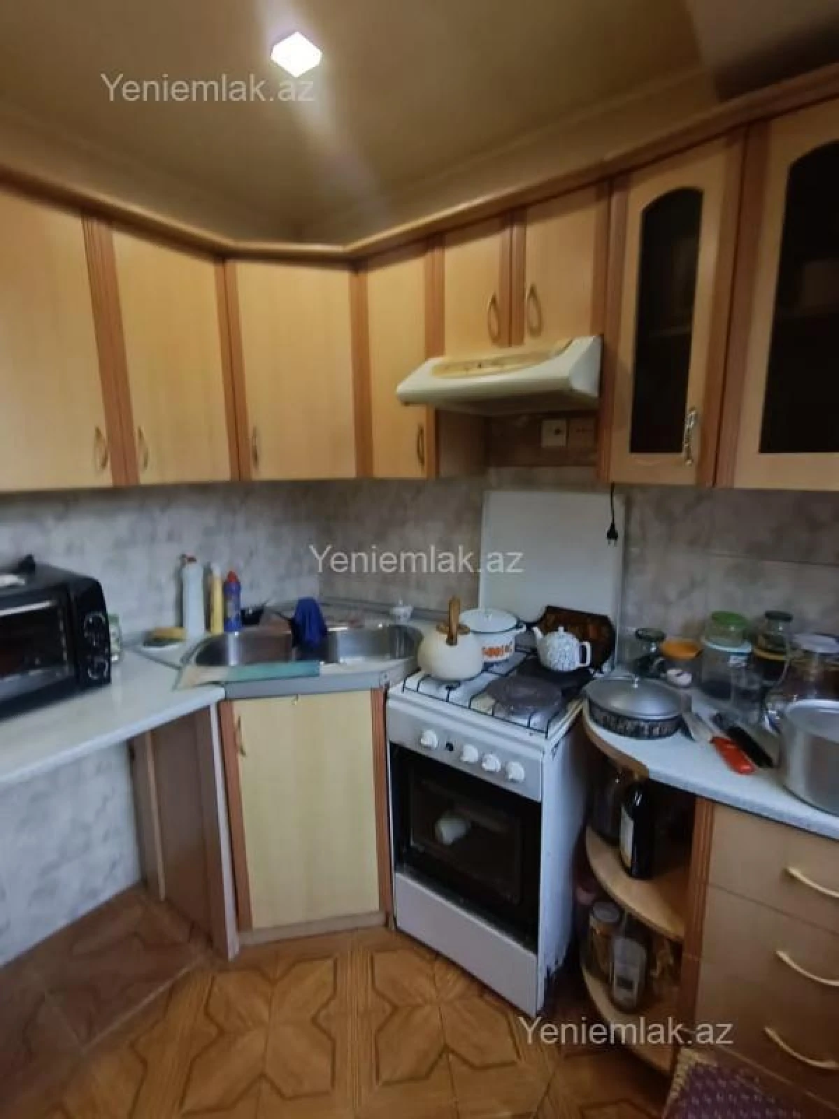 Satılır 3 otaqlı köhnə tikili 72 m²