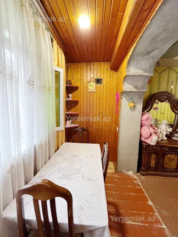 Satılır 2 otaqlı köhnə tikili 62 m²