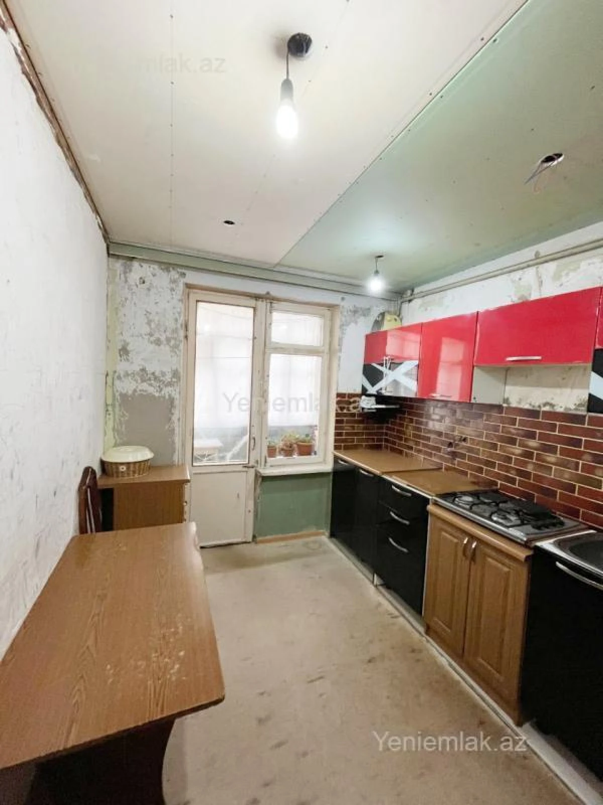 Satılır 2 otaqlı köhnə tikili 62 m²