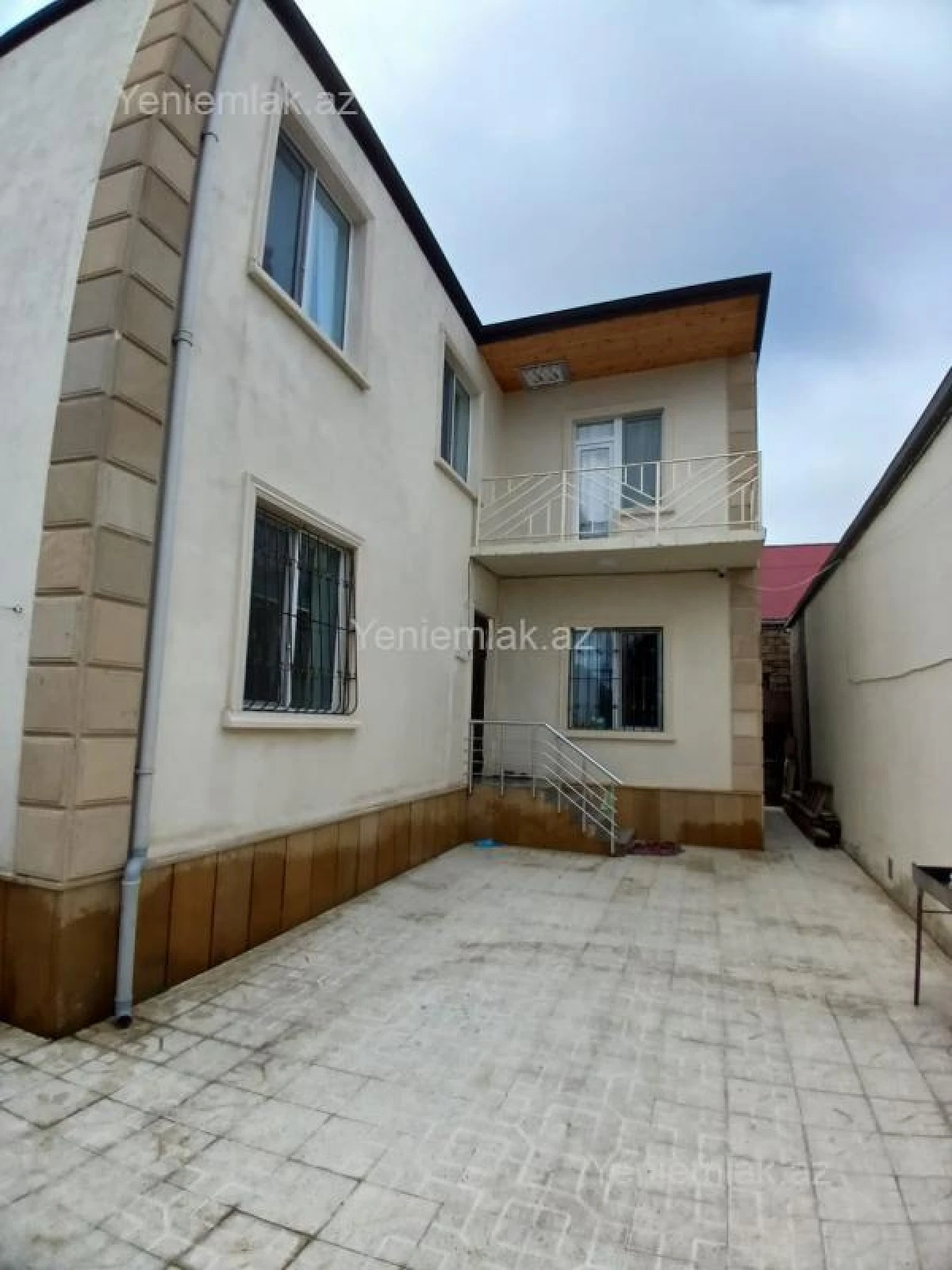 Satılır 4 otaqlı həyət evi 105 m²