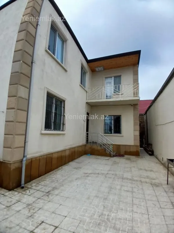 Satılır 4 otaqlı həyət evi 105 m²