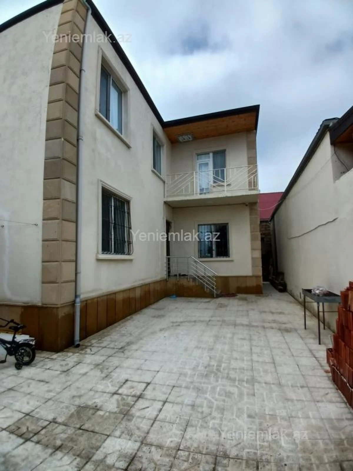 Satılır 4 otaqlı həyət evi 105 m²