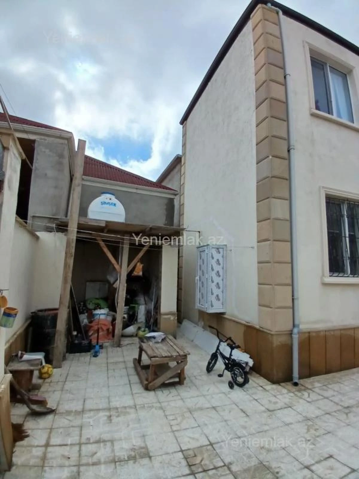 Satılır 4 otaqlı həyət evi 105 m²