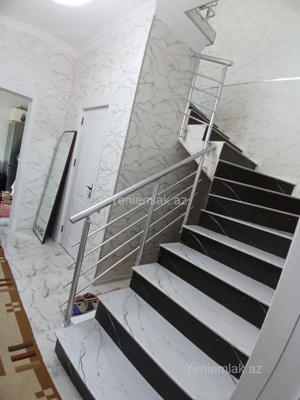 Satılır 4 otaqlı həyət evi 105 m²