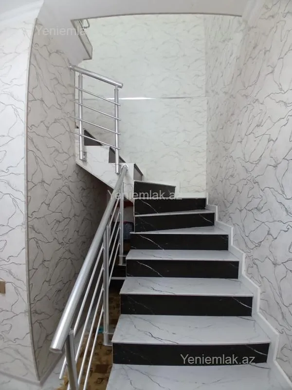 Satılır 4 otaqlı həyət evi 105 m²