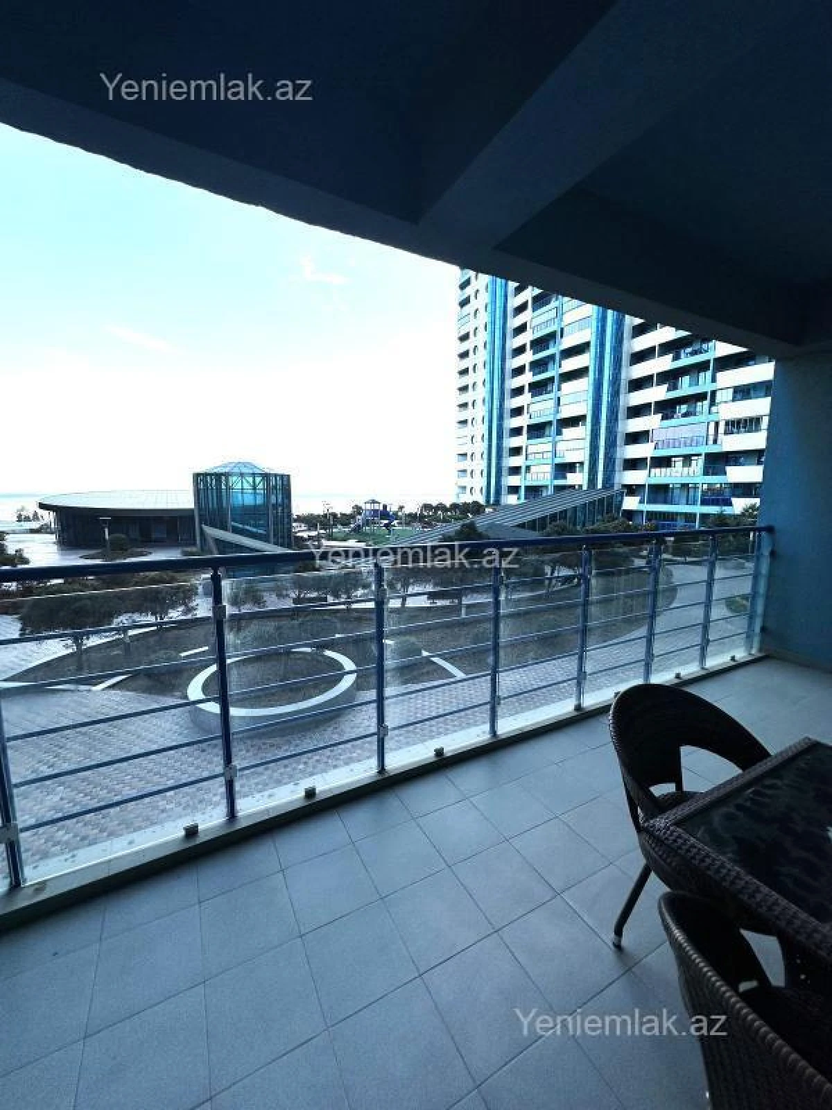 Satılır 4 otaqlı yeni tikili 250.5 m²