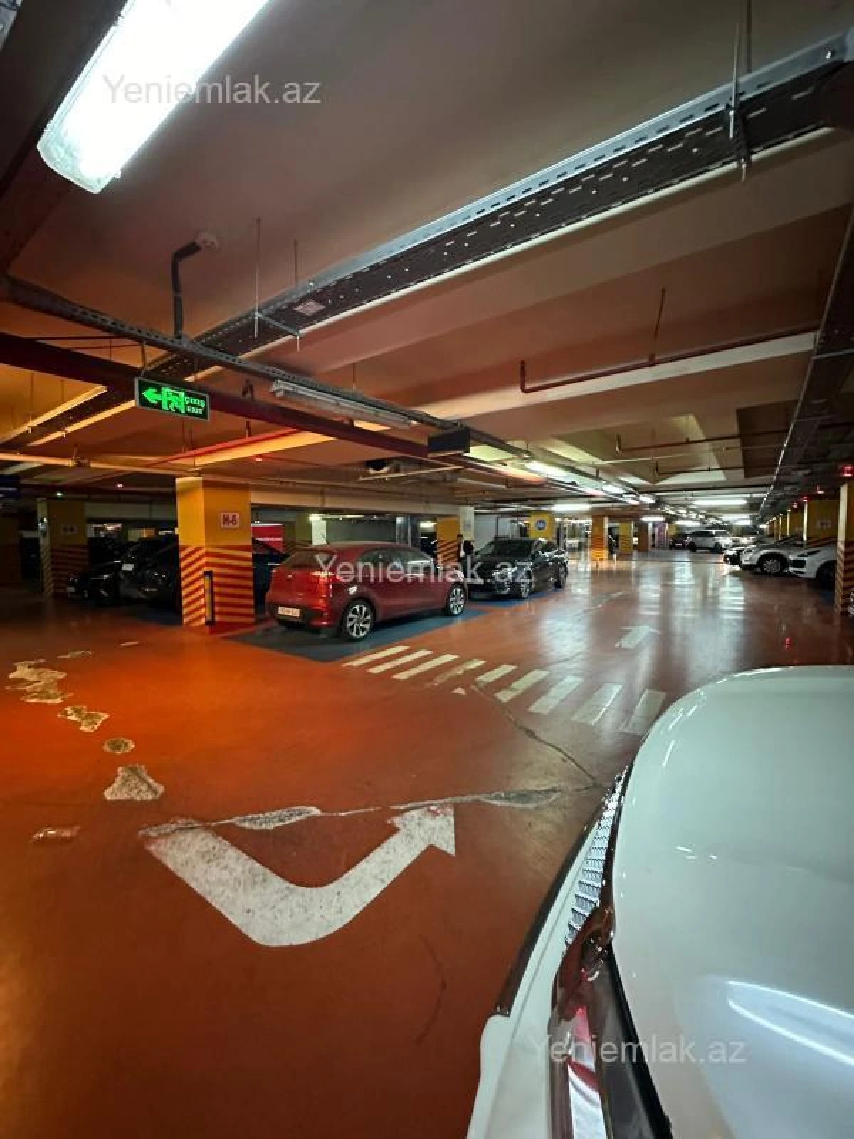 Satılır 4 otaqlı yeni tikili 250.5 m²