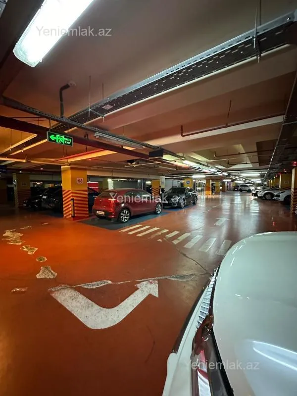 Satılır 4 otaqlı yeni tikili 250.5 m²