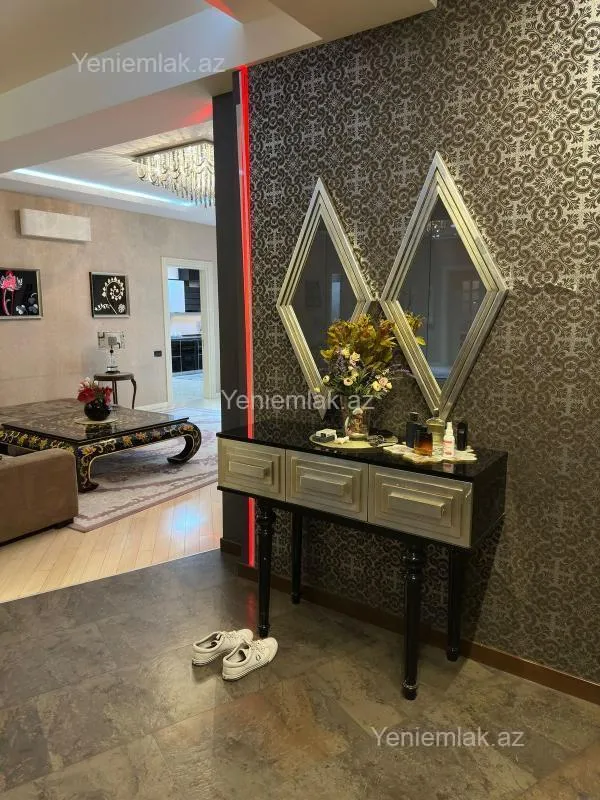 Satılır 4 otaqlı yeni tikili 250.5 m²