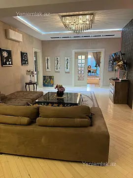 Satılır 4 otaqlı yeni tikili 250.5 m²