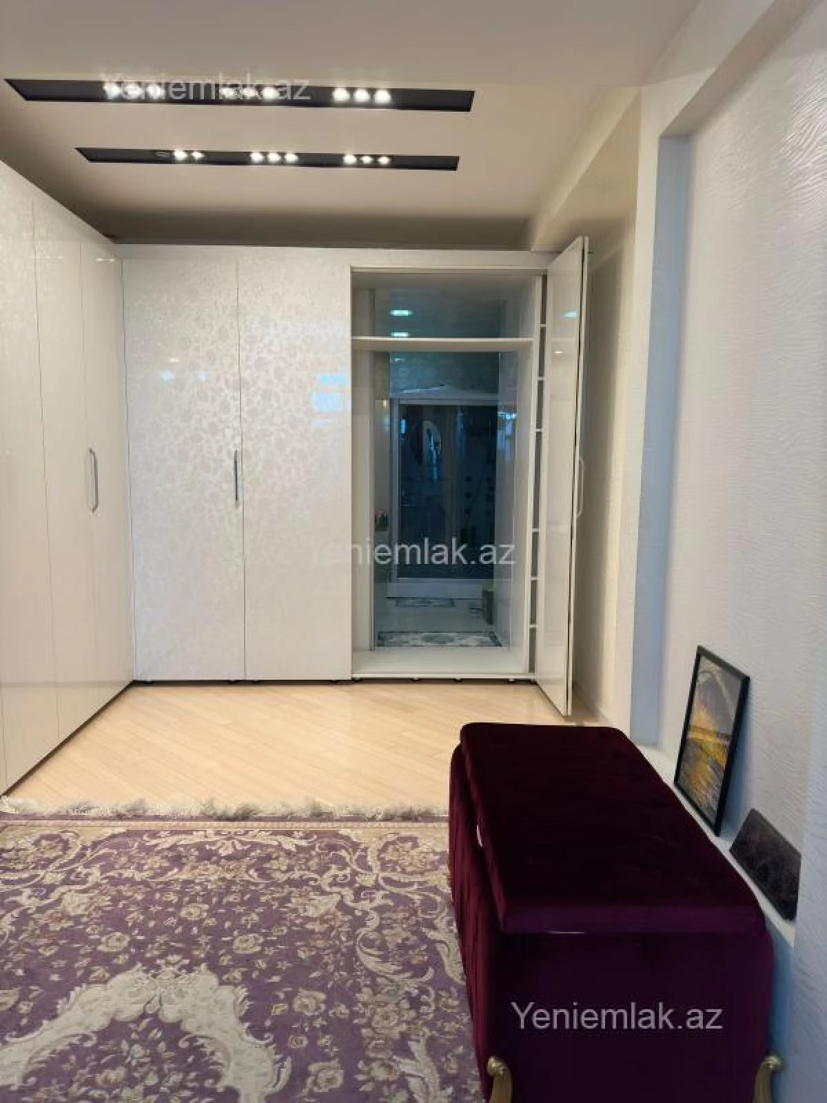 Satılır 4 otaqlı yeni tikili 250.5 m²