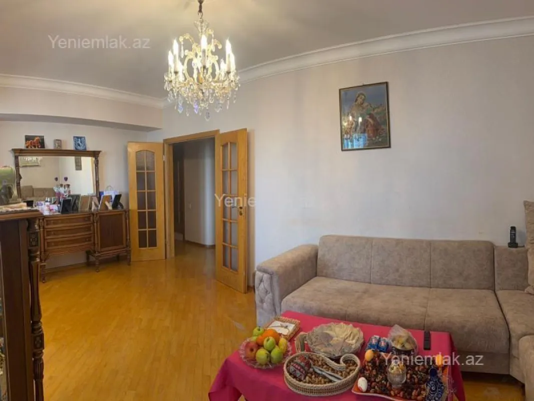 Satılır 3 otaqlı köhnə tikili 110 m²