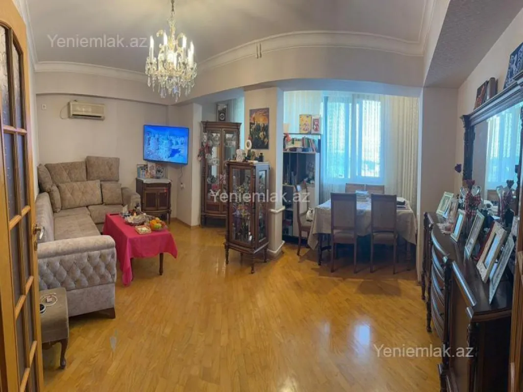 Satılır 3 otaqlı köhnə tikili 110 m²