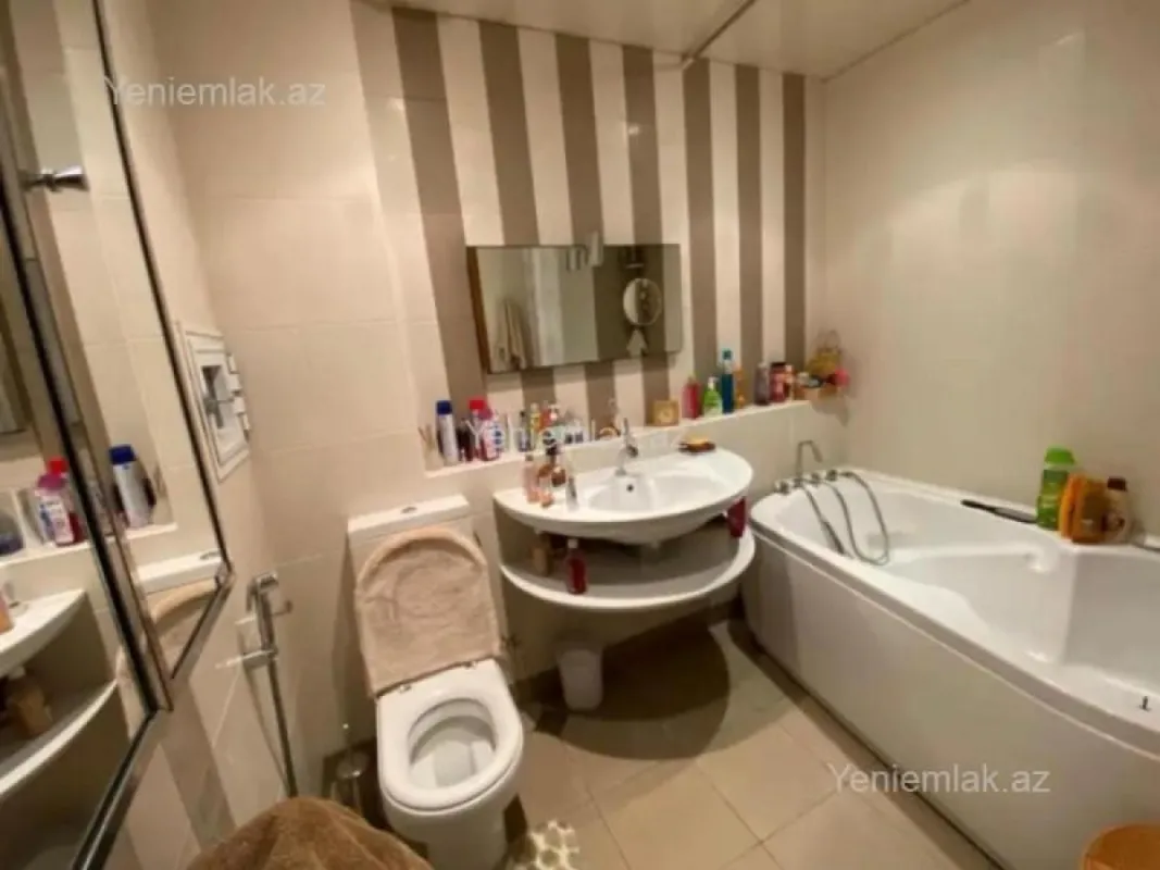 Satılır 3 otaqlı yeni tikili 140 m²