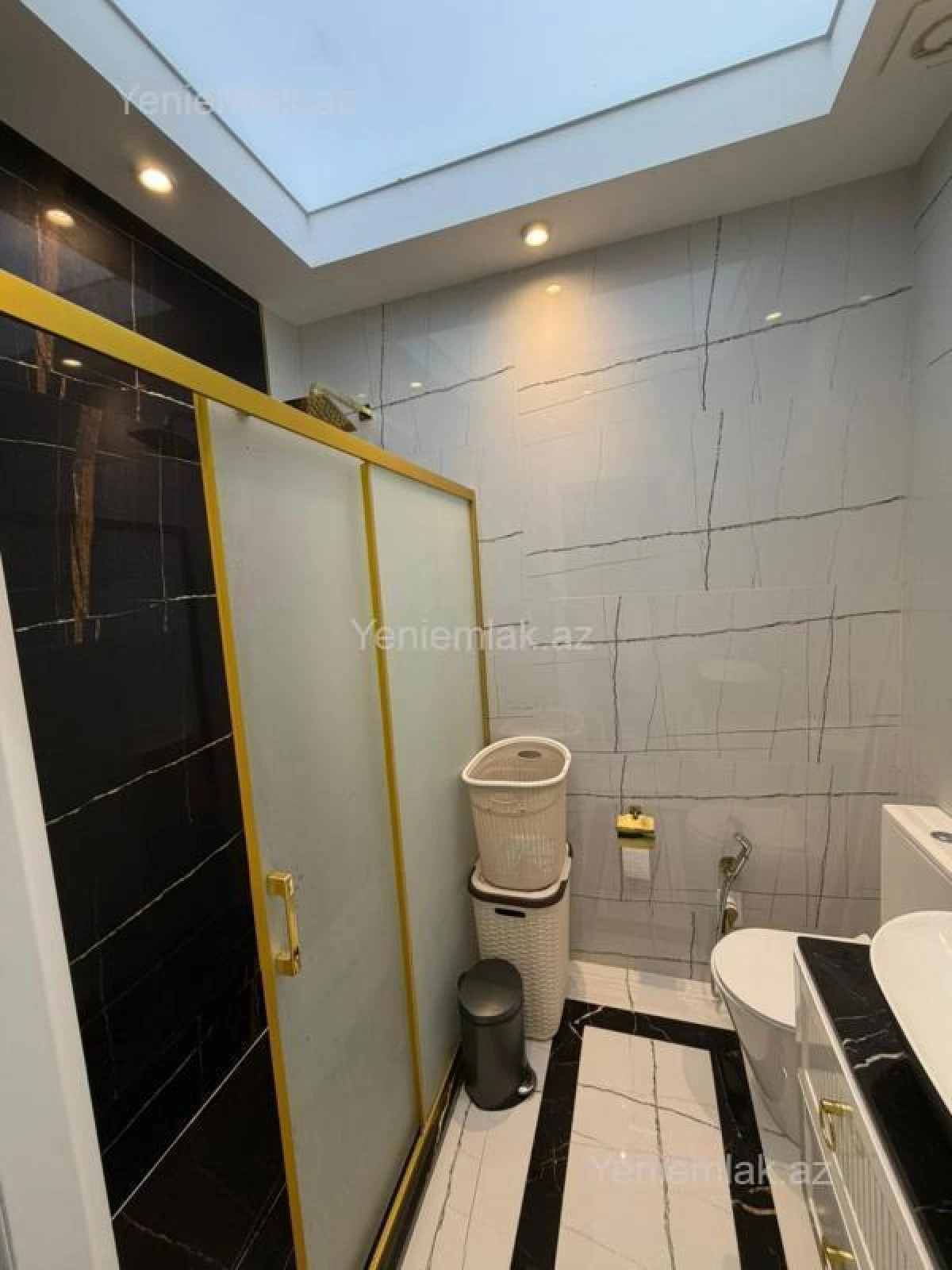 Satılır 3 otaqlı yeni tikili 75 m²