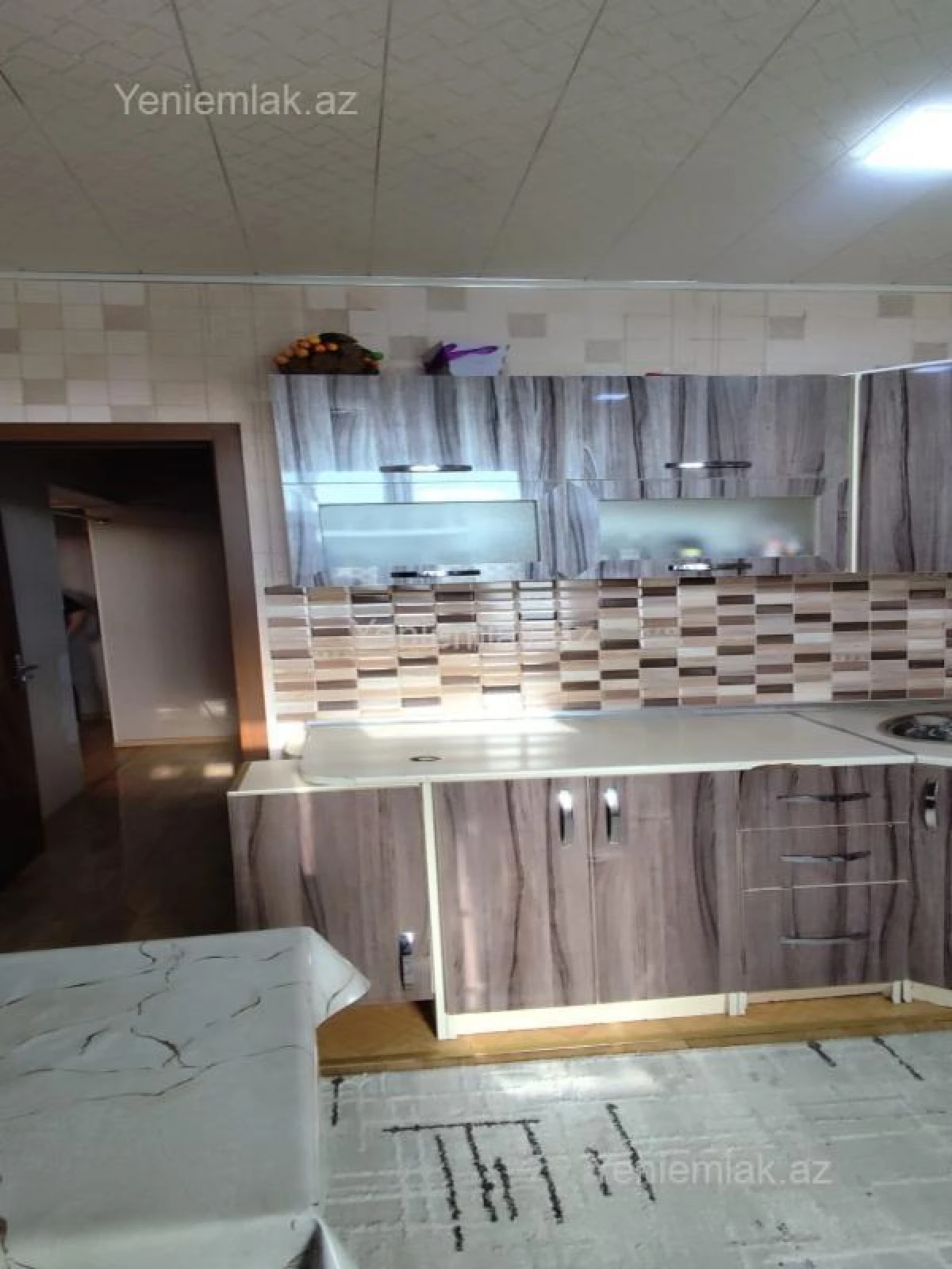Satılır 3 otaqlı köhnə tikili 68 m²