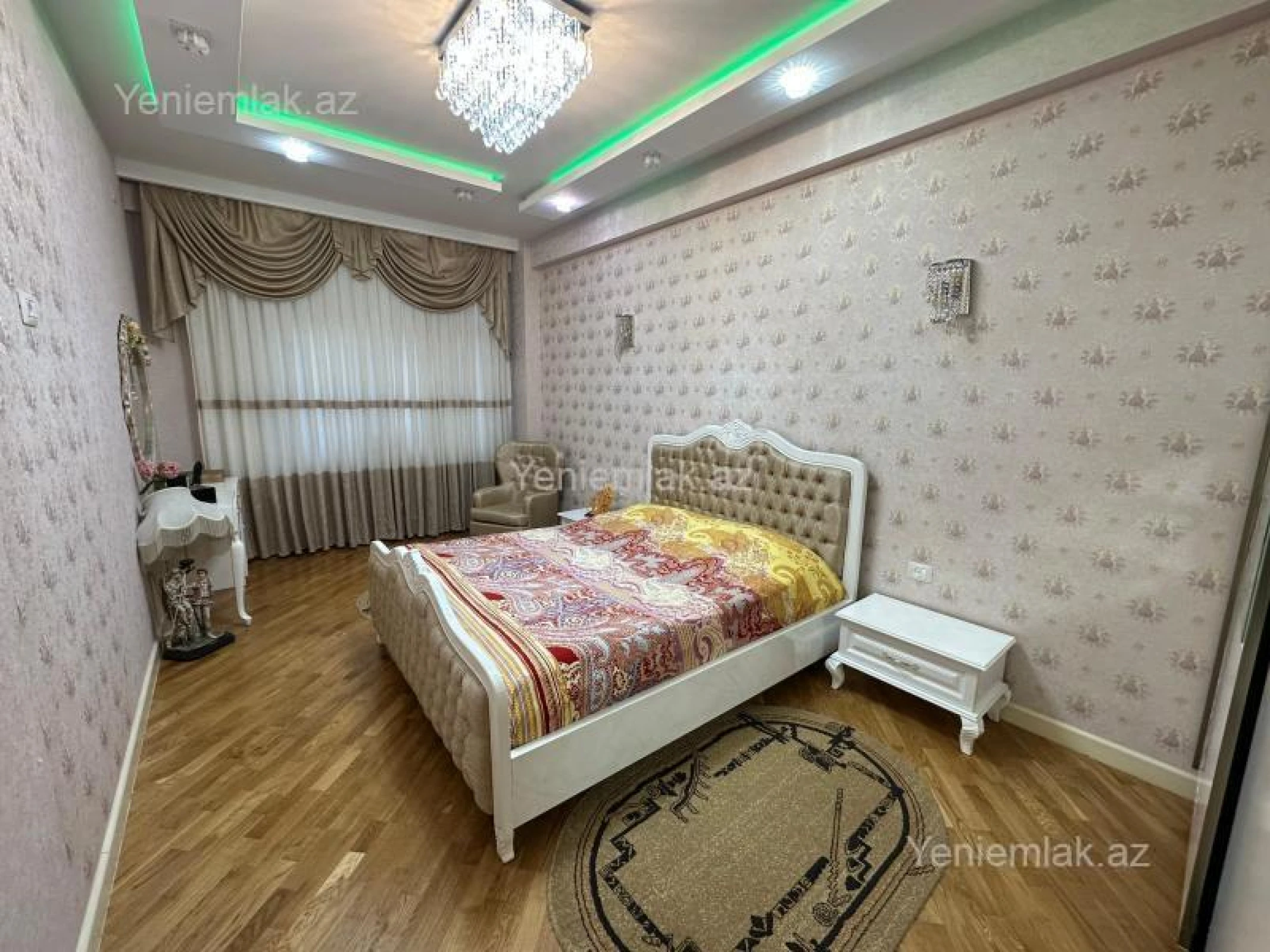 Satılır 4 otaqlı yeni tikili 200 m²