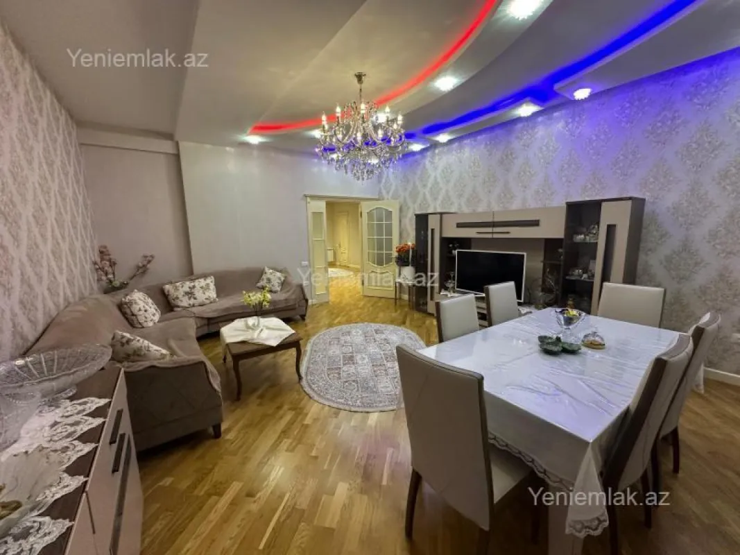 Satılır 4 otaqlı yeni tikili 200 m²