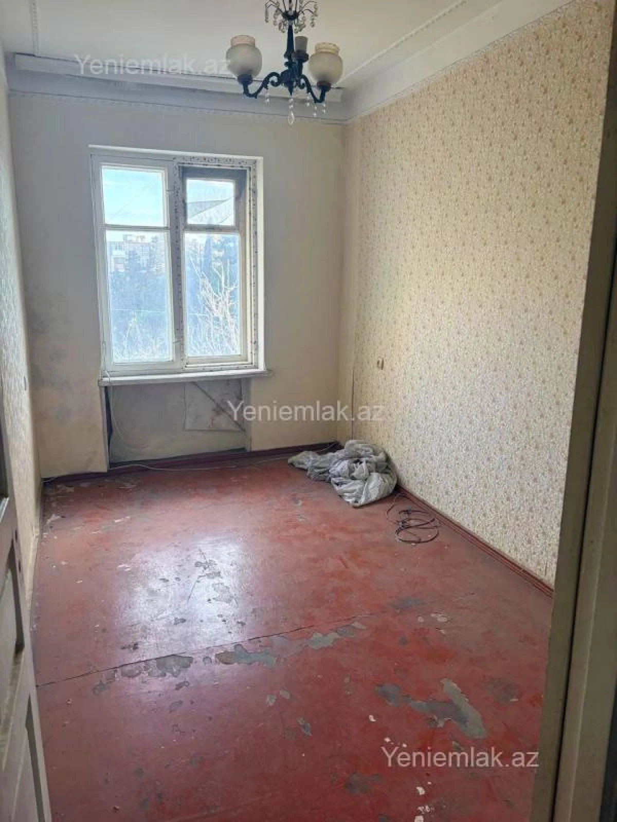 Satılır 3 otaqlı köhnə tikili 80 m²