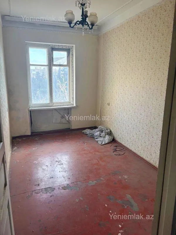 Satılır 3 otaqlı köhnə tikili 80 m²