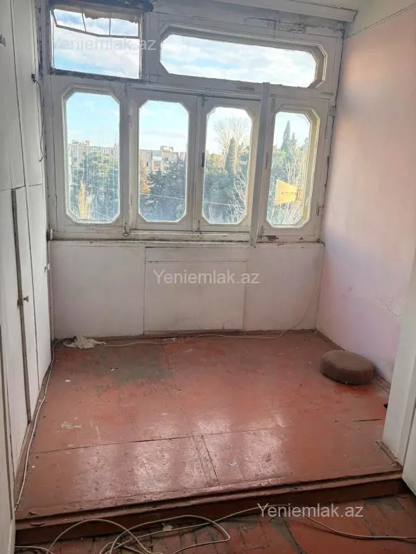 Satılır 3 otaqlı köhnə tikili 80 m²