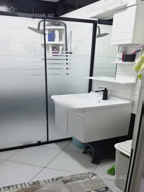 Satılır 2 otaqlı köhnə tikili 55 m²