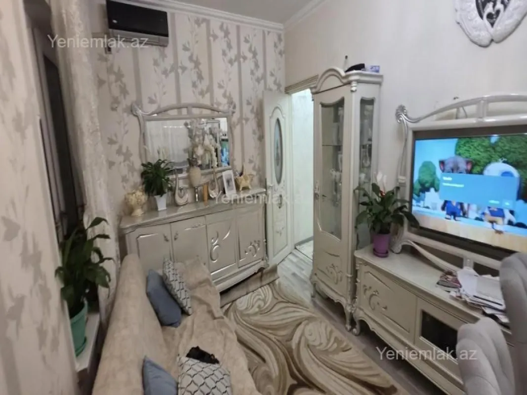 Satılır 2 otaqlı köhnə tikili 55 m²