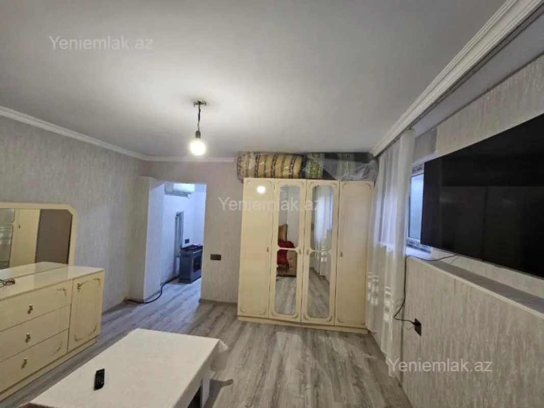 Satılır 1 otaqlı həyət evi 45 m²
