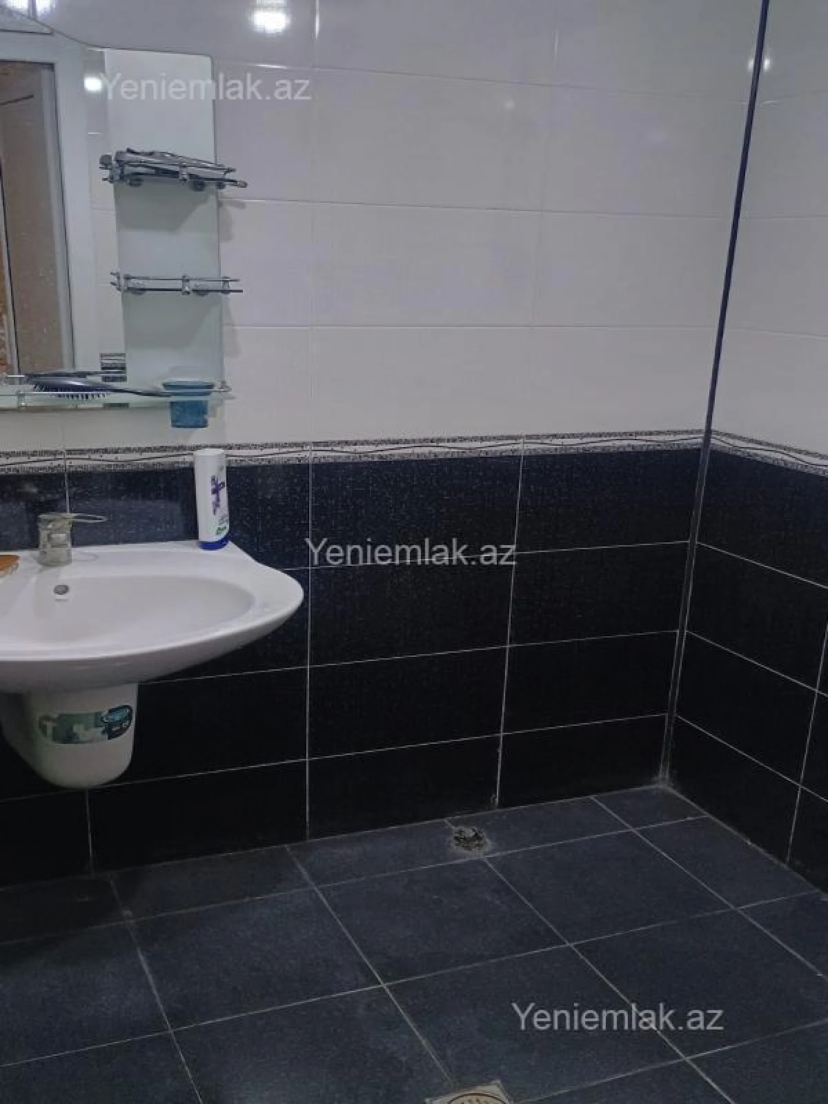 Satılır 2 otaqlı köhnə tikili 40 m²
