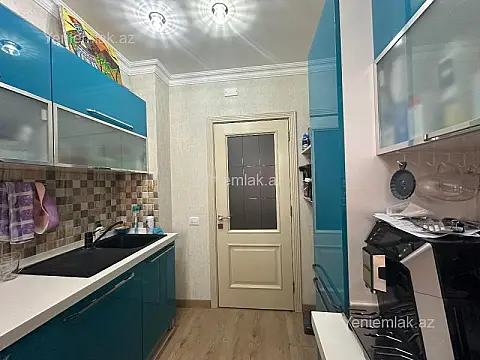 Satılır 2 otaqlı köhnə tikili 72 m²