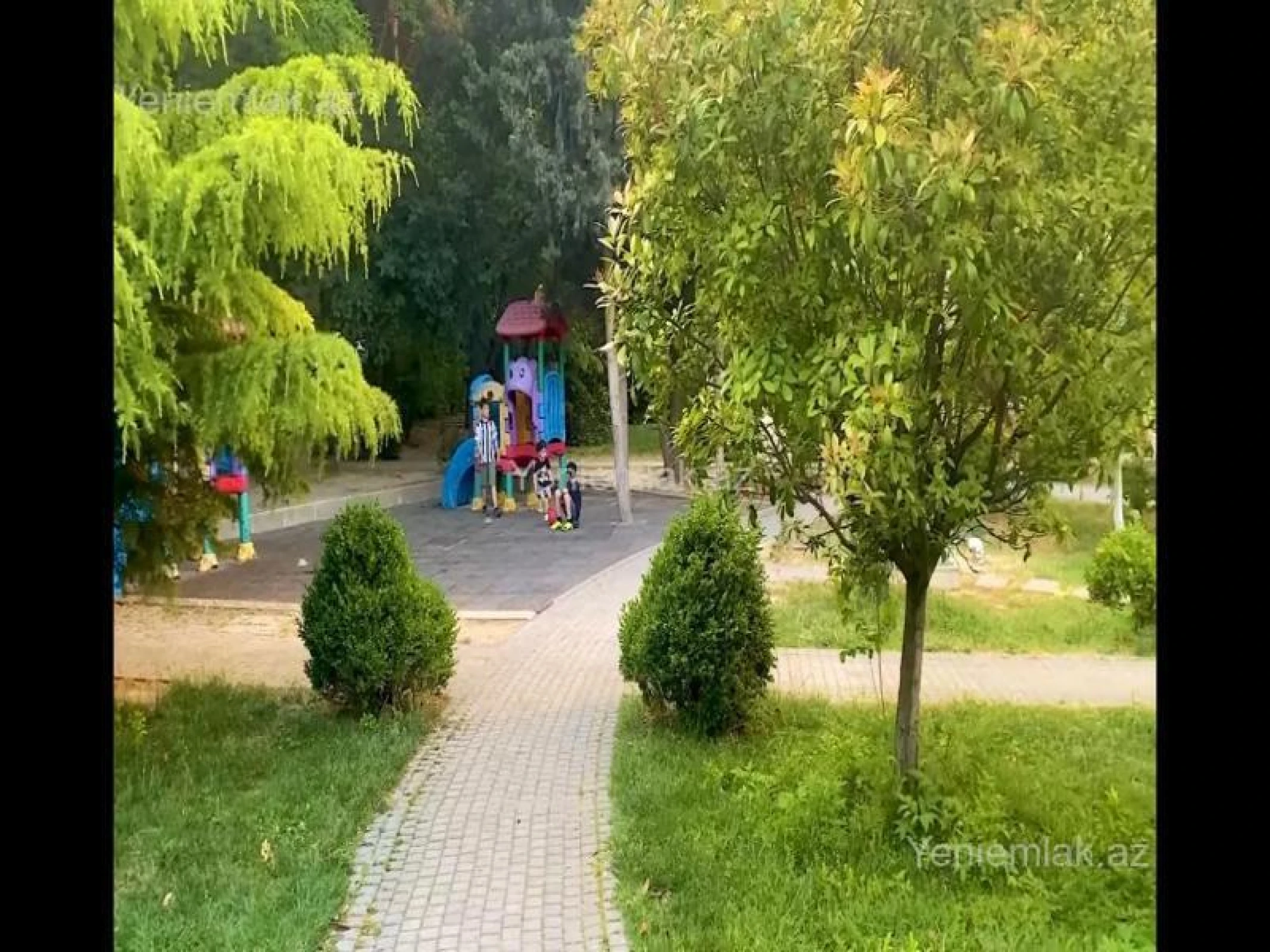 Satılır 2 otaqlı köhnə tikili 72 m²