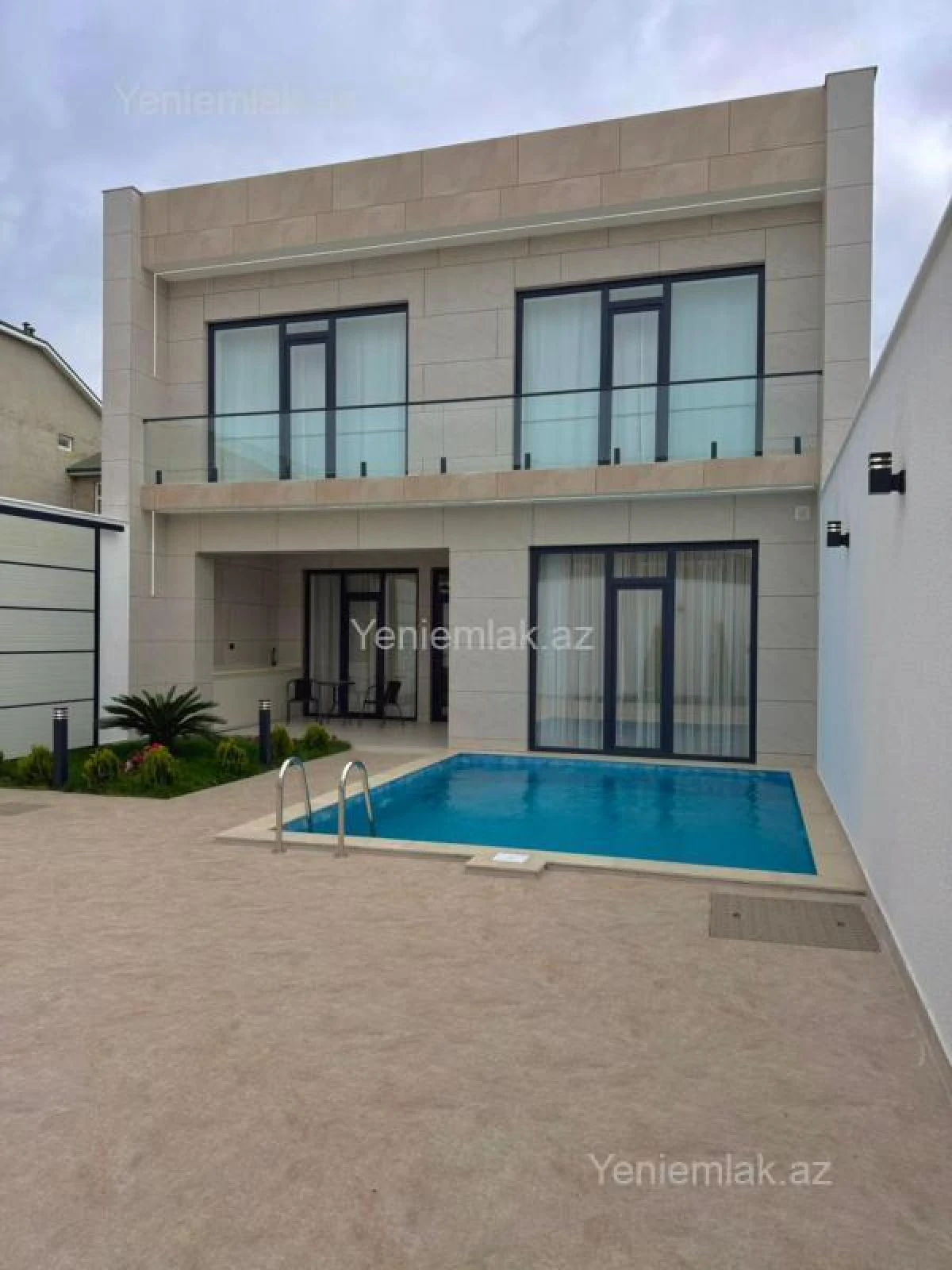 Satılır 4 otaqlı həyət evi 200 m²