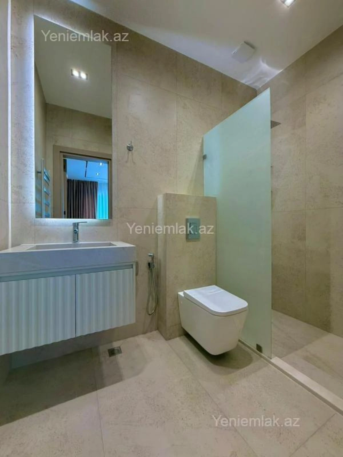 Satılır 4 otaqlı həyət evi 200 m²