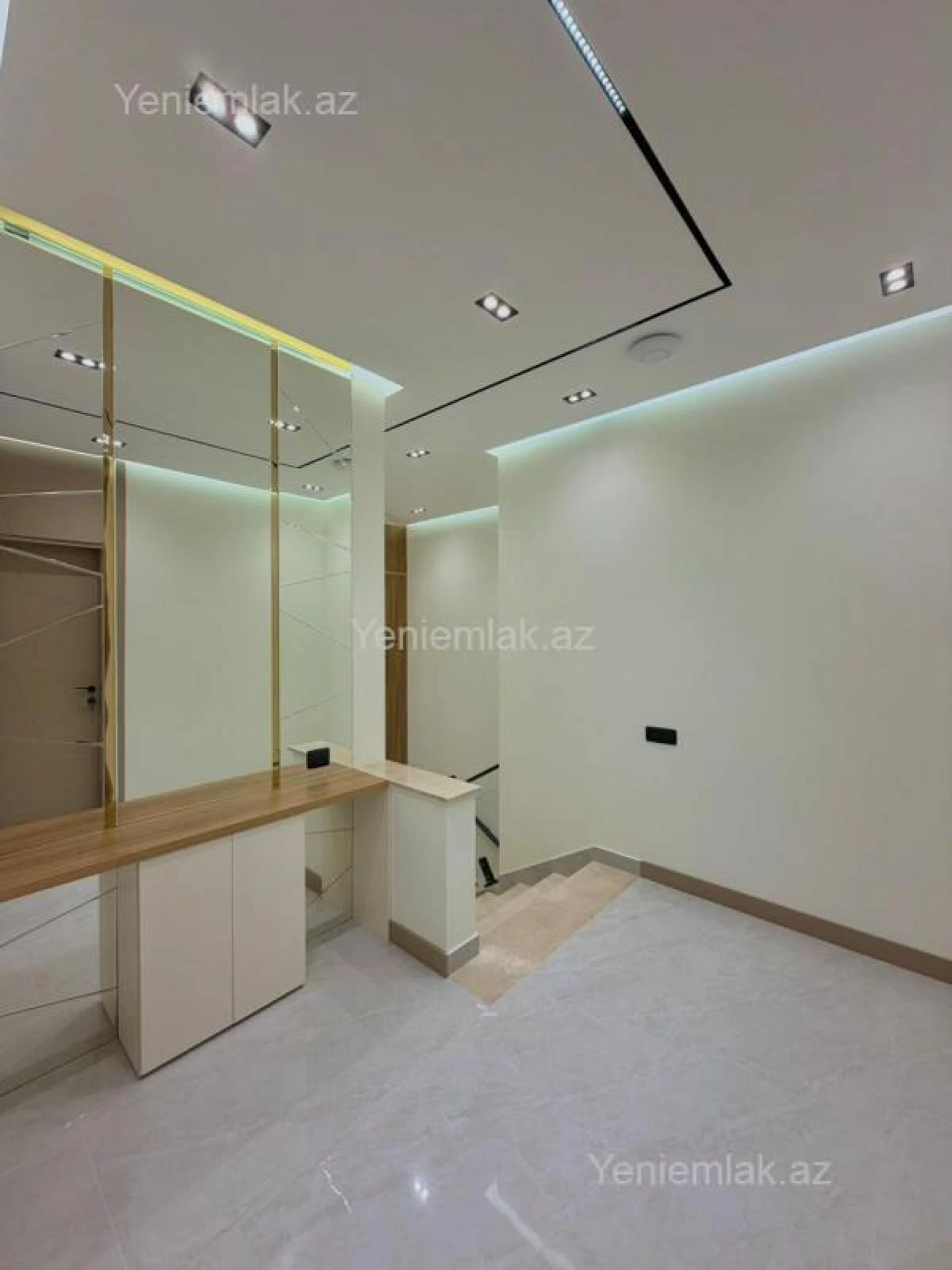 Satılır 4 otaqlı həyət evi 200 m²