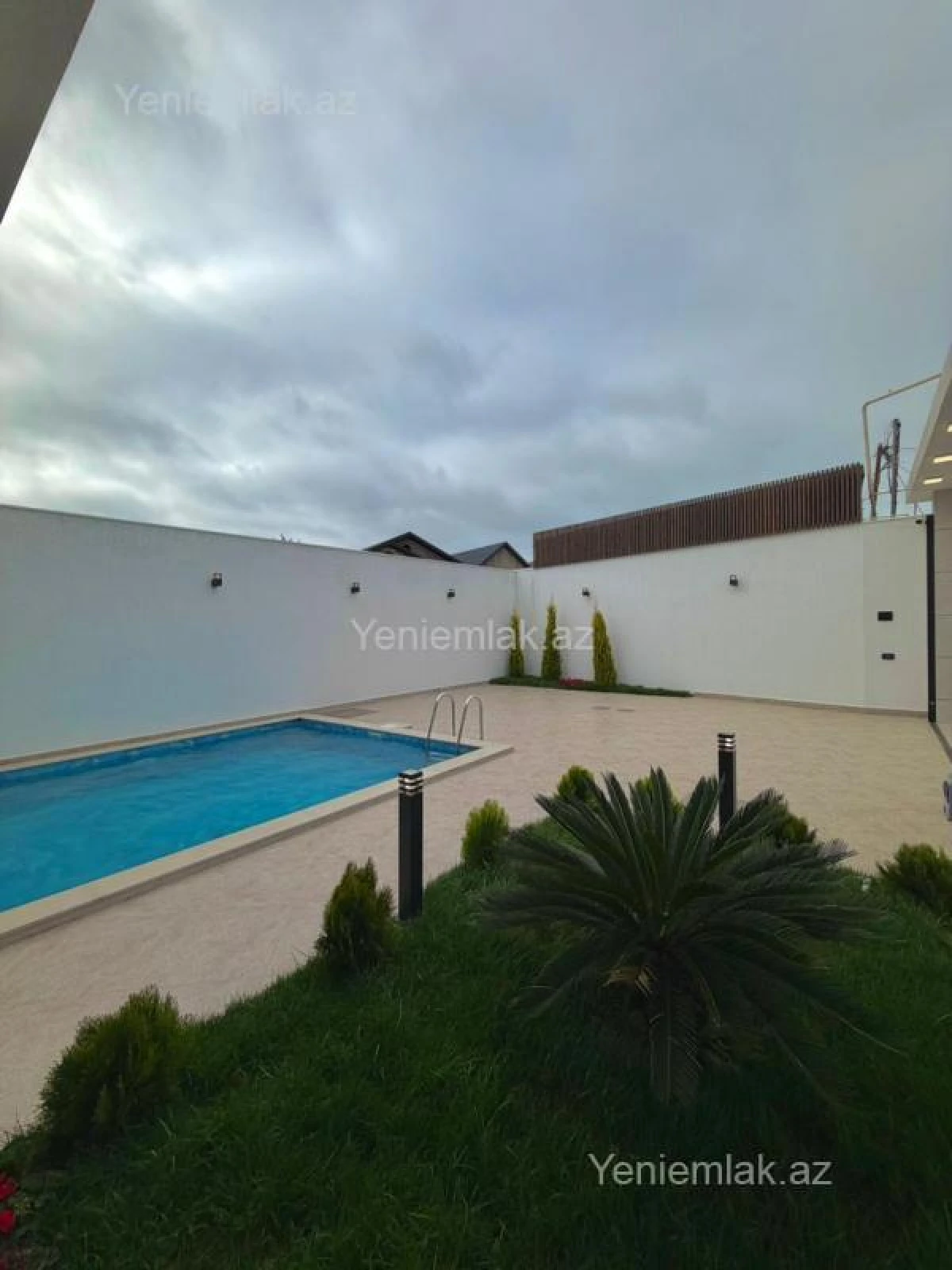 Satılır 4 otaqlı həyət evi 200 m²